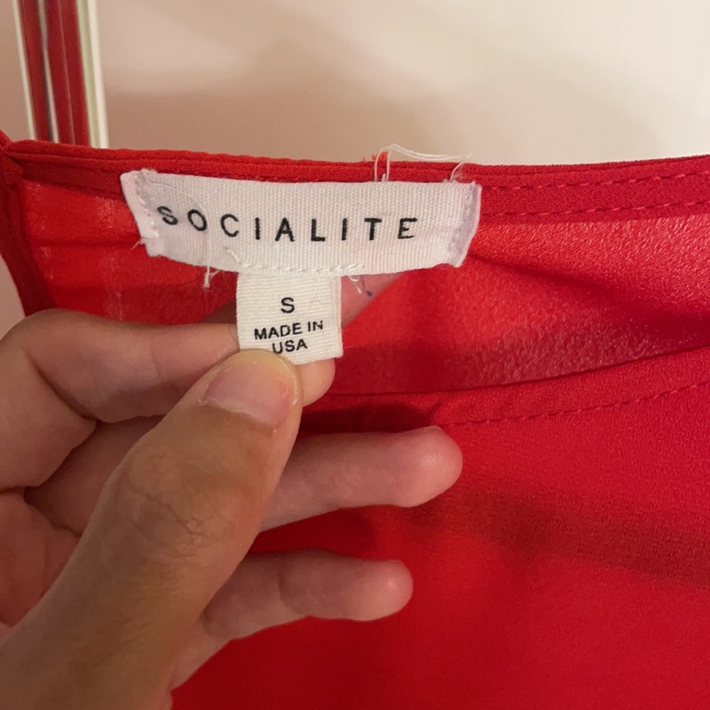 Socialite Red Front Tie Top - Picture 3 of 3